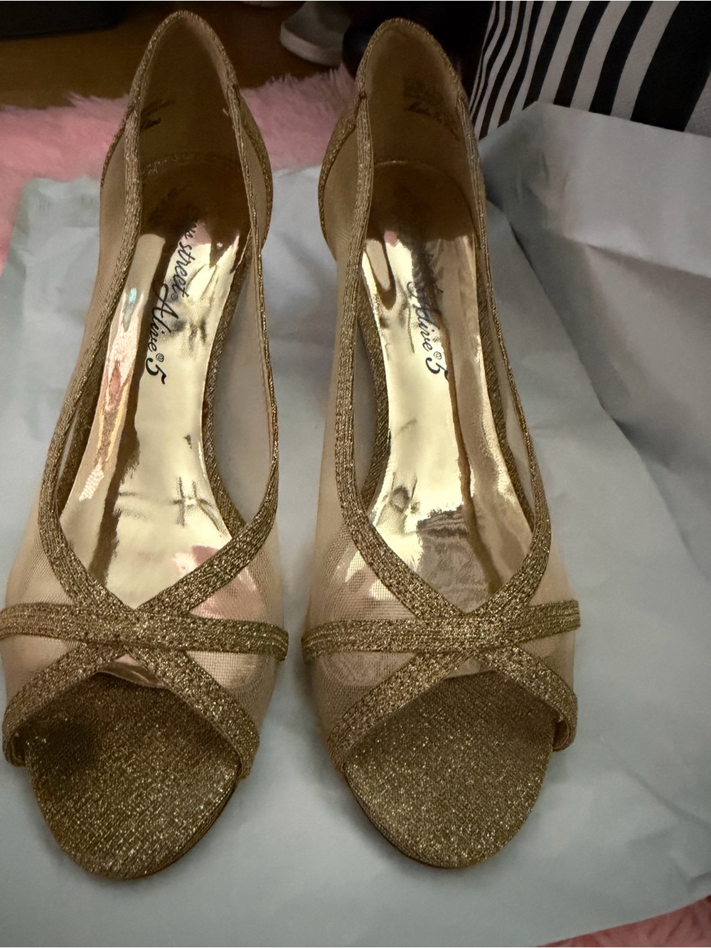 Easy Street Alive for 5  Gold Glitter Peep-Toe Heels - Classic Evening Pumps